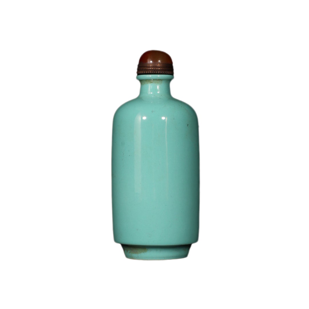 Chinese Turquoise Glaze Porcelain Snuff Bottle (1 of 10)