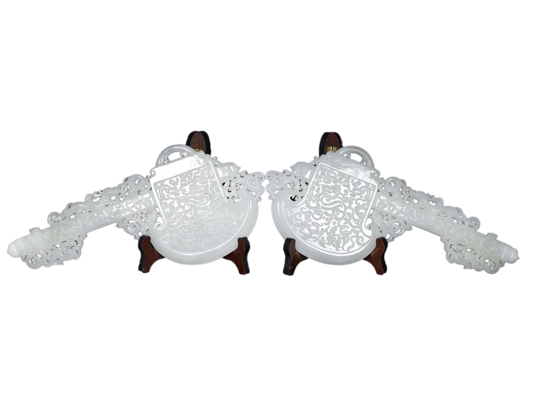A Pair Exquisite Chinese White Hetian Jade Carved Fortune Dragon Axe Statues: A Pair Exquisite Chinese White Hetian Jade Carved Fortune Dragon Axe StatuesDimension: 350 x 160 x 20 (mm)13.78 x 6.30 x 0.79 (inches) Single Weight: 1.75 lbs/ 795 g