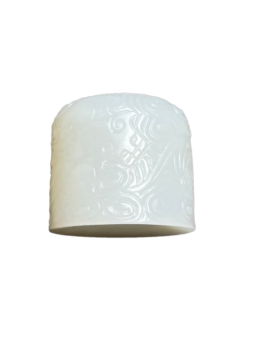 Chinese Hetian Jade Thumb Ring: Chinese Hetian Jade Thumb RingUS Size: 11 Inside Diameter: 22.5 (mm)0.88 (inches) Dimension: 31 (mm) 1.22 (inches)Weight: 0.12 lbs/ 53 g