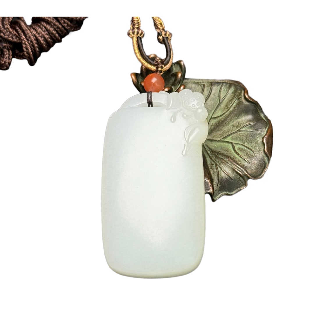 Superb Chinese Hetian Jade Carved Lotus Flower Lucky Pendant: Superb Chinese Hetian Jade Carved Lotus Flower Lucky PendantDimension: 61 x 34 x 14 (mm)2.40 x 1.34 x 0.55 (inches) Weight: 0.15 lbs/ 67 g