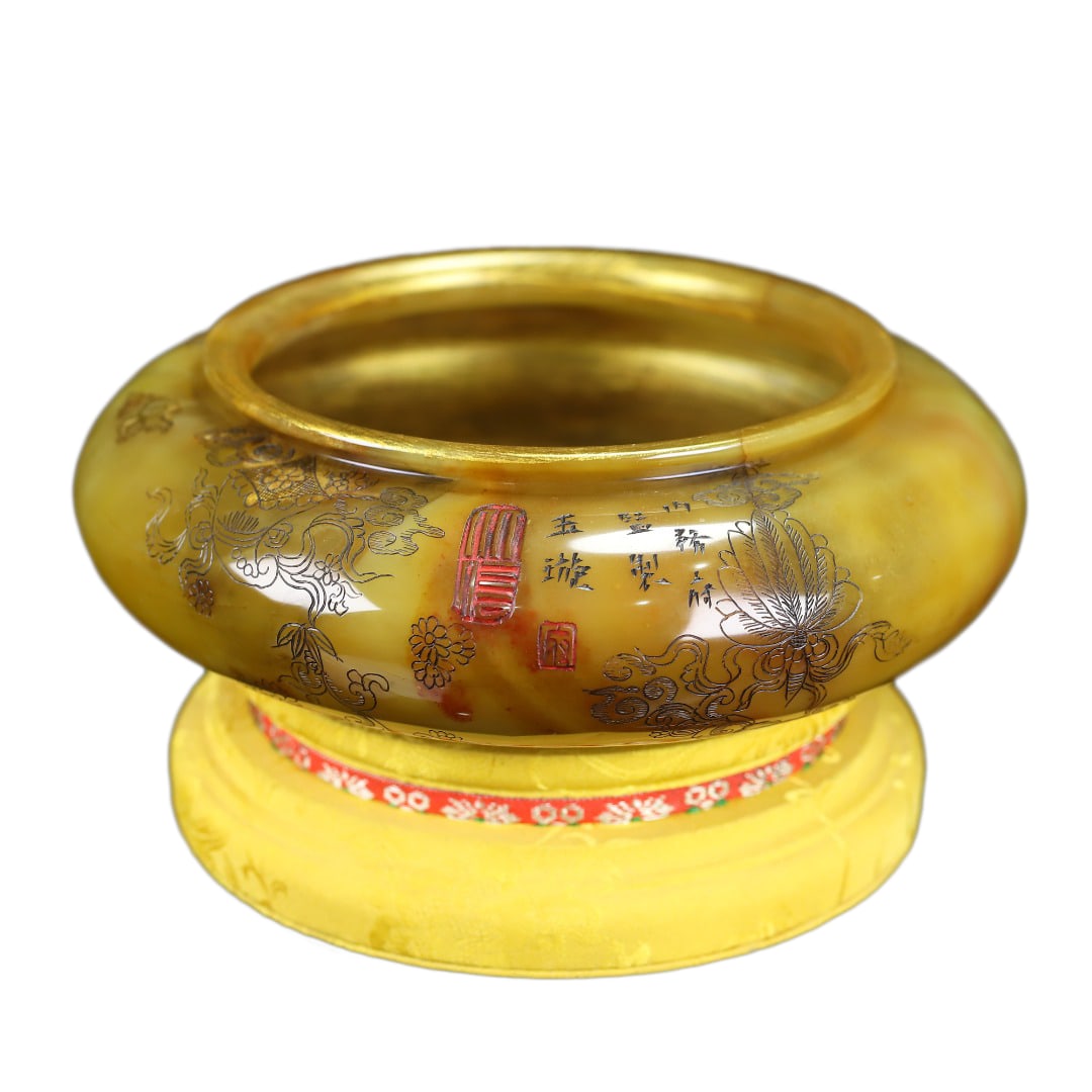 Superb Vintage Chinese Tianhuang Stone Brush Washer: Superb Vintage Chinese Tianhuang Stone Brush WasherDimension: 162 x 50 x 50 (mm)6.38 x 1.97 x 1.97 (inches) Weight: 1.80 lbs/ 818 g