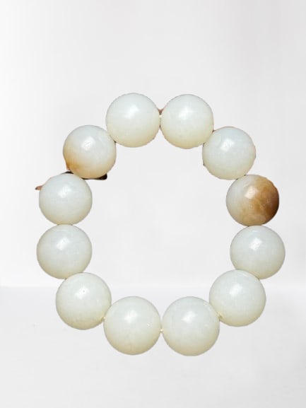 19MM Bead Superb Chinese White Hetian Jade Beads Bracelet: 19MM Bead Superb Chinese White Hetian Jade Beads BraceletDimension: 19 (mm)0.75 (inches) Weight:0.27 lbs/ 124 g