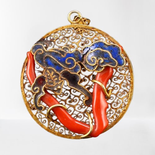 Chinese Gold Wire Gilt Gold Enamel Inlay Red Coral Pendant: Chinese Gold Wire Gilt Gold Enamel Inlay Red Coral Pendant Dimension: 42 x 42 x 5(mm) 1.65 x 1.65 x 0.20(inches) Weight: 0.03 lbs/13 g The wooden stand not included.