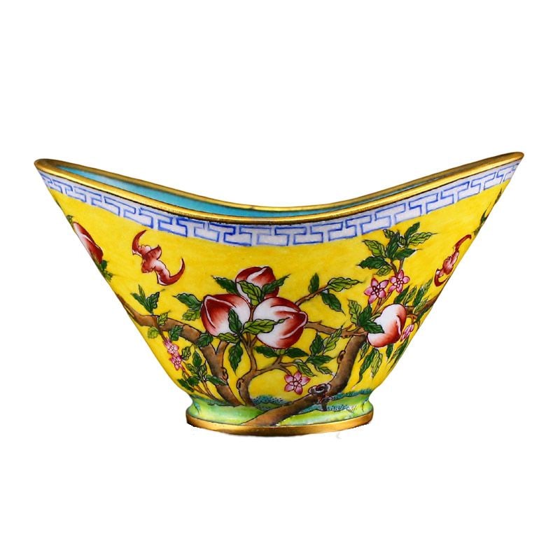 Chinese Gilt Gold Bronze Enamel Peach & Bat Cup: Chinese Gilt Gold Bronze Enamel Peach & Bat Cup w Qianlong Mark Dimension:120 x 82 x 68(mm)4.72 x 3.23 x 2.68(inches)Weight:0.58 lbs/261 g