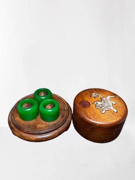 Three Green Jade Thumb Ring w Huali Wood Box: Three Green Jade Thumb Ring w Huali Wood BoxBox Dimension:120 x 56 (mm)4.72 x 2.20 (inches)