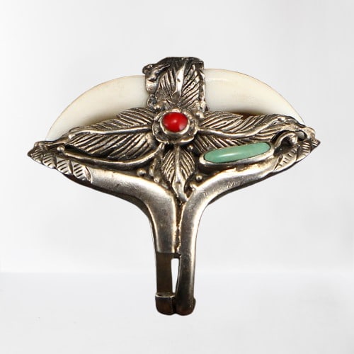 Chinese Pure Silver Inlay Turquoise & Coral Men's Ring Adjustable Size: Chinese Pure Silver Inlay Turquoise & Coral Men's Ring Adjustable Size Dimension: 20 x 41(mm) 0.79 x 1.61(inches) Weight: 0.04 lbs/20 g The wooden stand not included.