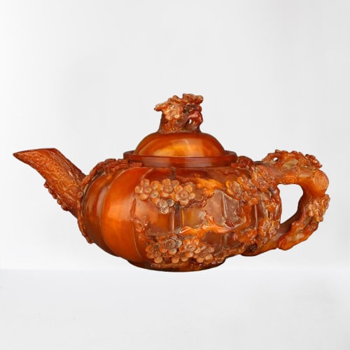 Superb Vintage Ox Horn Carved Plum Flower & Magpie Teapot: Superb Vintage Ox Horn Carved Plum Flower & Magpie Teapot Dimension: 300 x 180 x 140(mm) 11.81 x 7.09 x 5.51 (inches) Weight: 2.71 lbs/1229 g