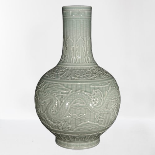 Chinese Green Glaze Low Relief Fortune Dragon Porcelain Vase: Chinese Green Glaze Low Relief Fortune Dragon Porcelain VaseDimension:230 x 365(mm)9.06 x 14.37(inches)