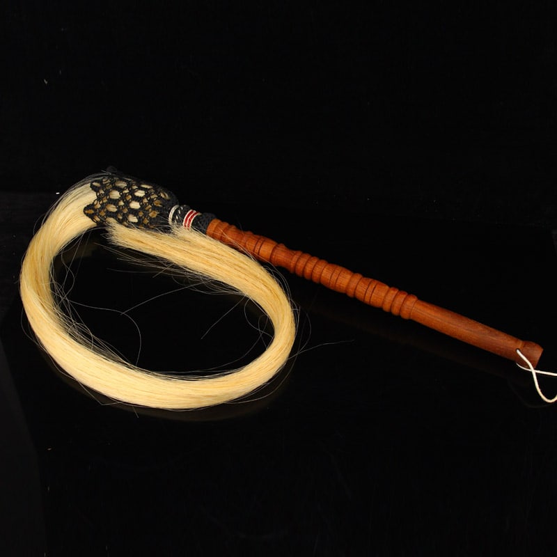 Vintage Chinese Taoism Horsehair Sacrifice Tool: Vintage Chinese Taoism Horsehair Sacrifice Tool Dimension: 842 x 424 (mm) 33.15 x 16.69(inches) Weight : 0.58 lbs/261 g