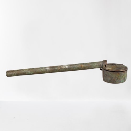 Vintage Chinese Bronze Brush Pen Box With Ink Box: Vintage Chinese Bronze Brush Pen Box With Ink BoxDimension: 192 x 40 x 30(mm) 7.56 x 1.57 x 1.18(inches) Weight: 0.27 lbs/125 g