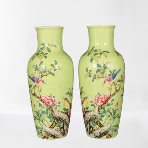 A Pair Chinese Qing Dynasty Famille Rose Flowers Bird Design Porcelain Vase: A Pair Chinese Qing Dynasty Famille Rose Flowers Bird Design Porcelain VaseDimension: 210 x 90 (mm) 8.27 x 3.54 (inches)