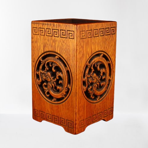 Openwork Chinese Wood Carved Fortune Dragon Brush Pot: Openwork Chinese Wood Carved Fortune Dragon Brush PotDimension: 153 x 94 x 94 (mm)6.02 x 3.70 x 3.70(inches) Weight: 0.79 lbs/ 358g