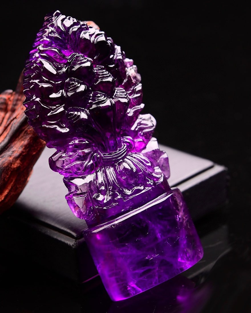 Amethyst Hand-Carved Dharma-vessel Statue 229.6g - 6