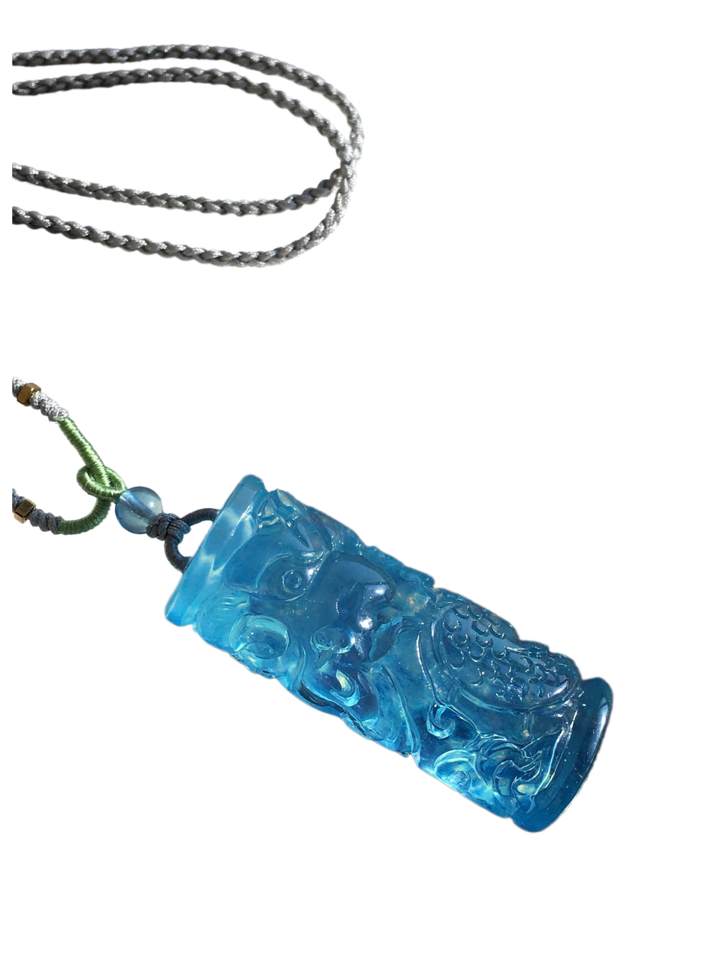 Aquamarine Hand-Carved Divine Beast Pendant w Fortune Dragon 19.15g: Aquamarine Hand-Carved Divine Beast Pendant w Fortune Dragon 19.15g Dimension: 42 x 16.8 x 13.2 (mm) 1.65 x 0.66 x 0.52 (inches) Weight: 0.04 lbs/ 19.15 g