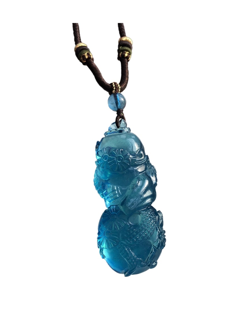 Aquamarine Hand-Carved Divine Gourd Pendant w Snake 24.8g: Aquamarine Hand-Carved Divine Gourd Pendant w Snake 24.8gDimension: 51 x 22.2 x 16.8 (mm) 2.01 x 0.87 x 0.66 (inches) Weight: 0.05 lbs/ 24.8 g