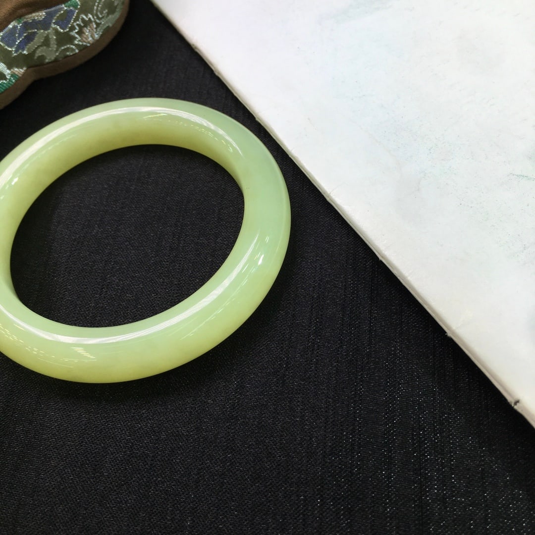 Inside Diameter 55mm Chinese Hetian Jade Bracelet - 4