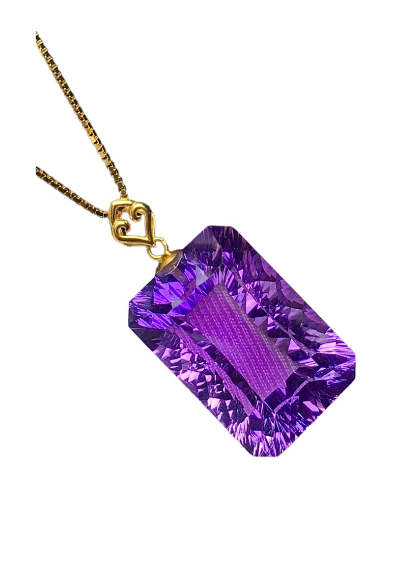 18K Gold Buckle Amethyst Hand-Carved Lucky Pendant: 18K Gold Buckle Amethyst Hand-Carved Lucky PendantDimension: 18 x 13 x 8 (mm) 0.71 x 0.51 x 0.31 (inches)