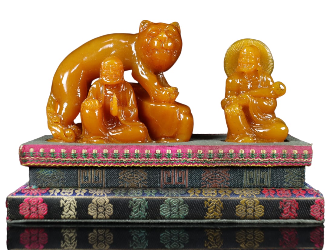 Chinese Tianhuang Stone Hand-Carved Beast & Figure Seal Statue w Dharma Divine Beast,Old 488g: Chinese Tianhuang Stone Hand-Carved Beast & Figure Seal Statue w Dharma Divine Beast,Old 488g Dimension: 190 x 130 x 80 (mm) 7.48 x 5.12 x 3.15 (inches) Weight (without base) : 1.07 lbs/ 488 gThe