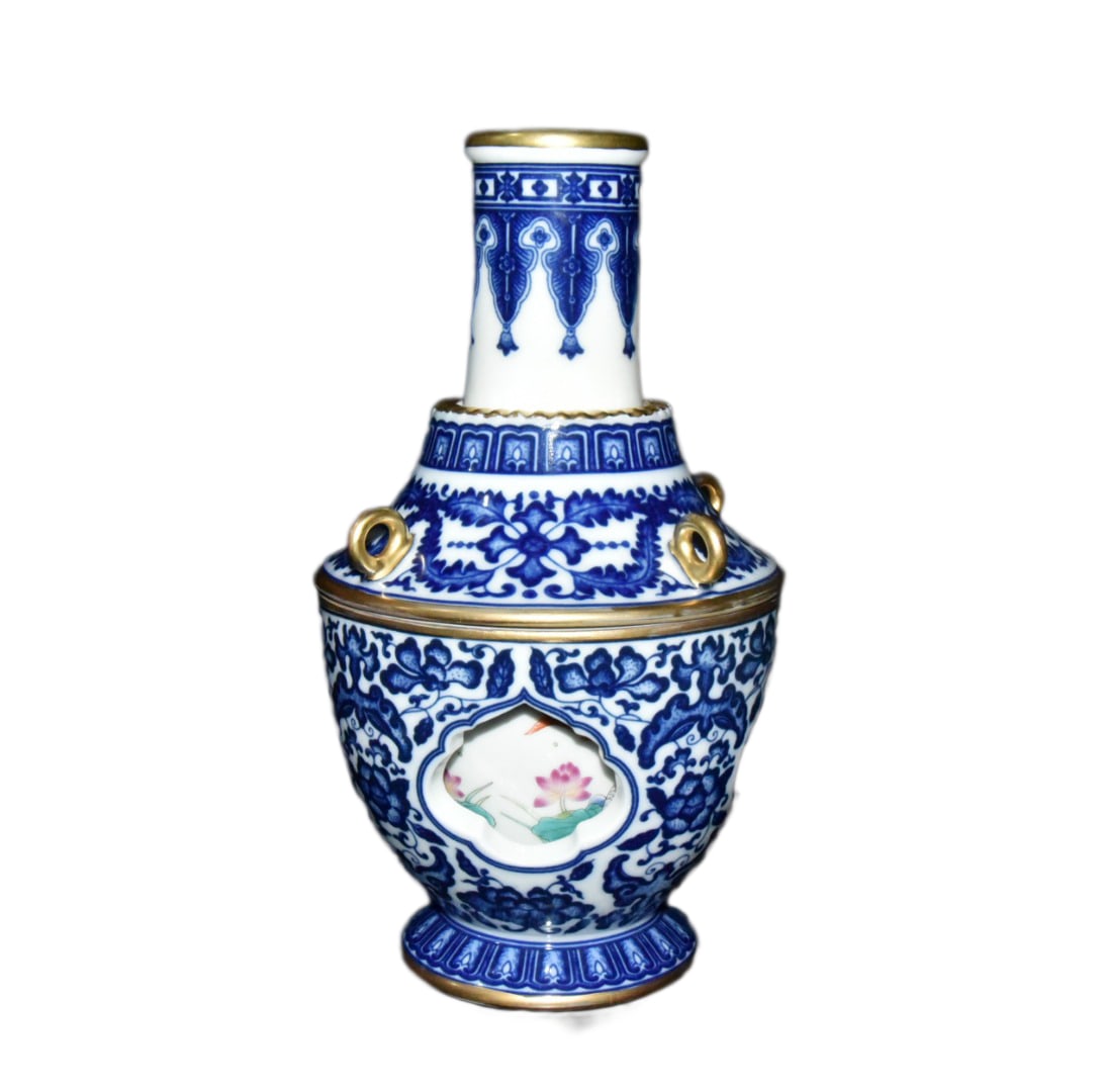 Chinese Blue And White Porcelain Turn Heart Vase w Lotus Leaf & Lotus Flower 227mmx135mm, Qing Dy (1 of 10)