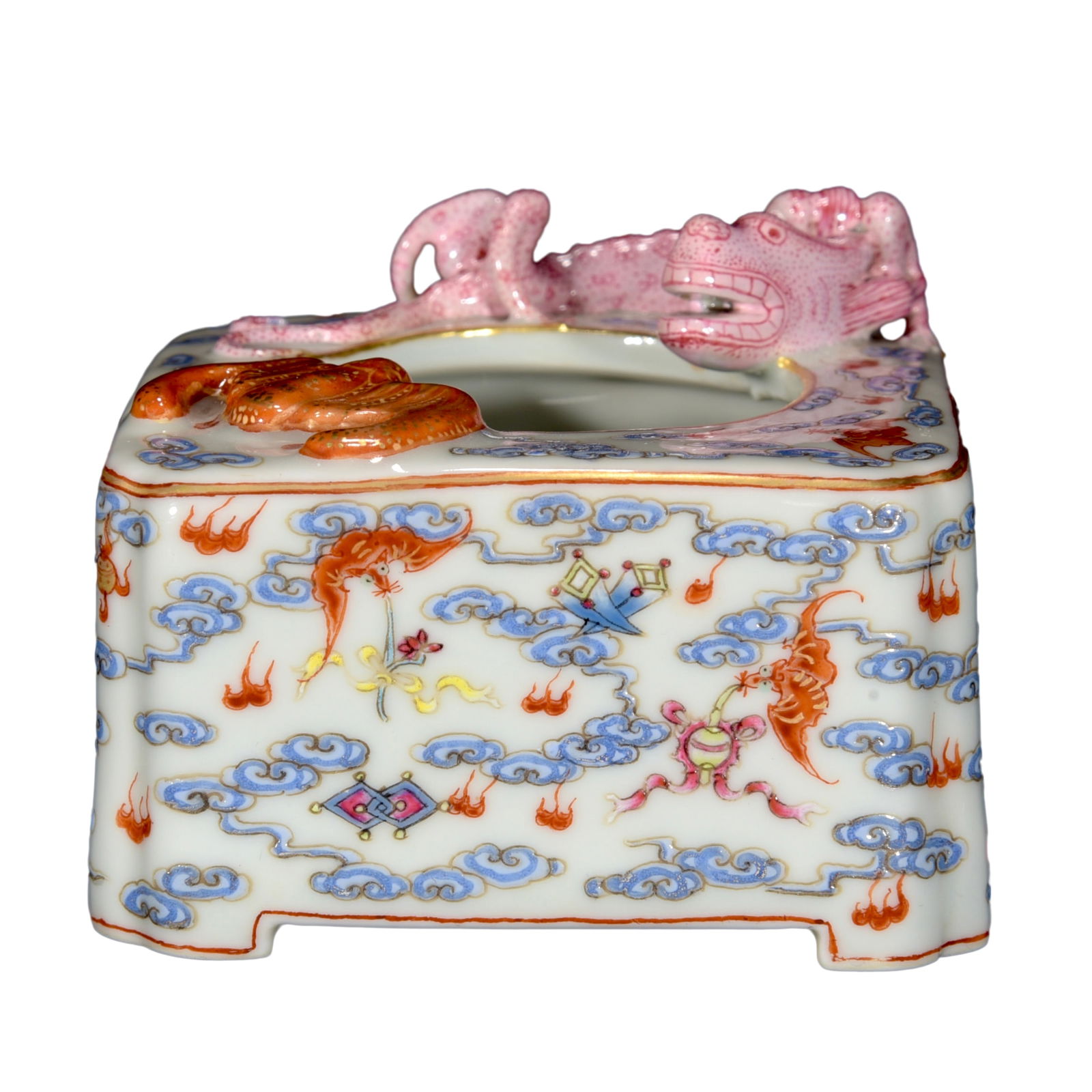 Chinese Famille Rose Porcelain Beast Brush Washer w Dragon & Bat 70mmx80mmx80mm, Qing Dynasty: Chinese Famille Rose Porcelain Beast Brush Washer w Dragon & Bat 70mmx80mmx80mm, Qing Dynasty Qianlong Mark Dimension: 70 x 80 x 80 (mm) 2.75 x 3.15 x 3.15 (inches)