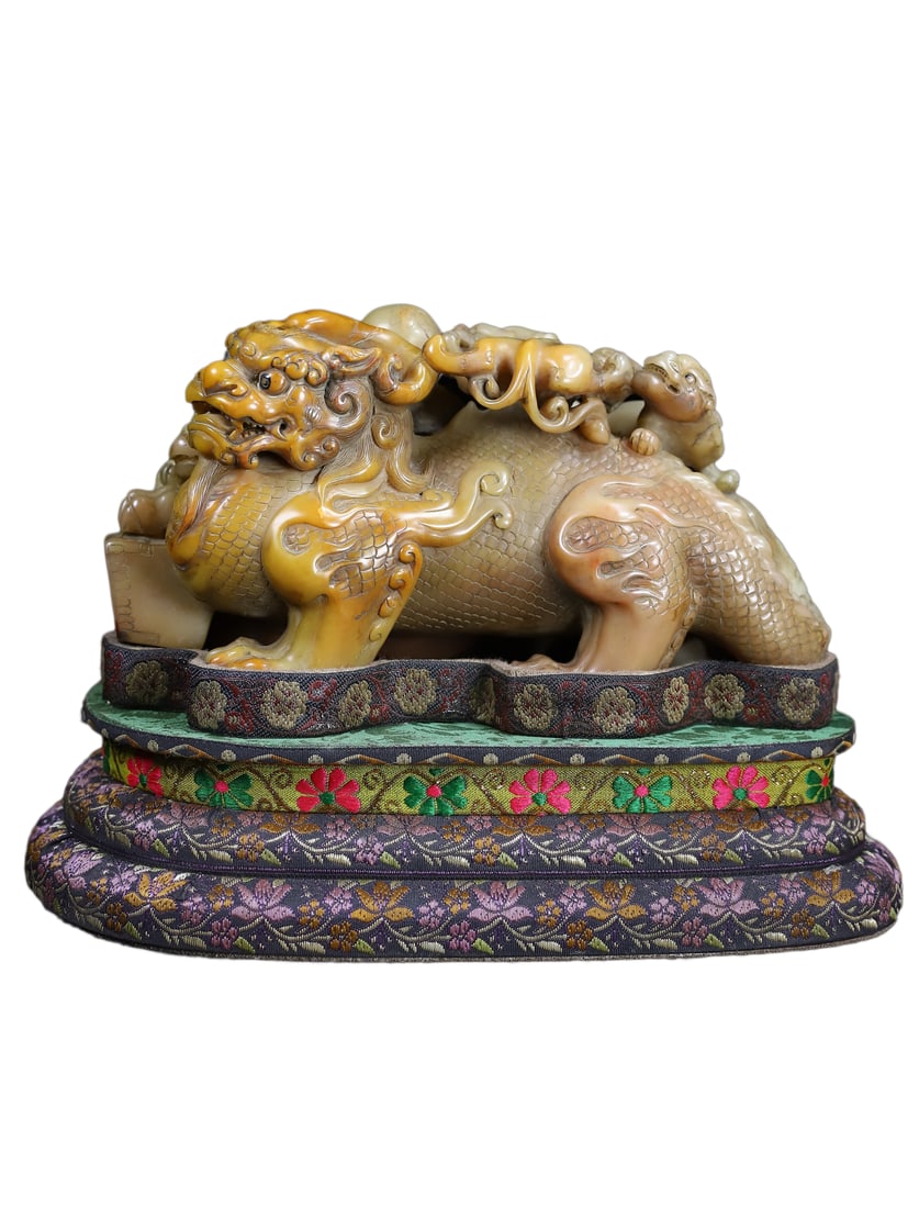 Chinese Shoushan Stone Hand-Carved Beast Statue w Divine Beast ,Old 2451g (1 of 12)