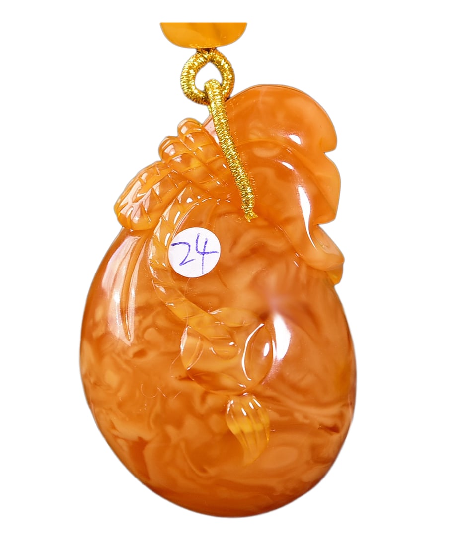 Beeswax Hand-Carved Money Bag Pendant w Hand Woven Chenxiang Wood Beads Necklace 35g: Beeswax Hand-Carved Money Bag Pendant w Hand Woven Chenxiang Wood Beads Necklace 35g Dimension: 50 x 33 (mm) 1.97 x 1.30 (inches) Weight: 0.08 lbs/ 35 g