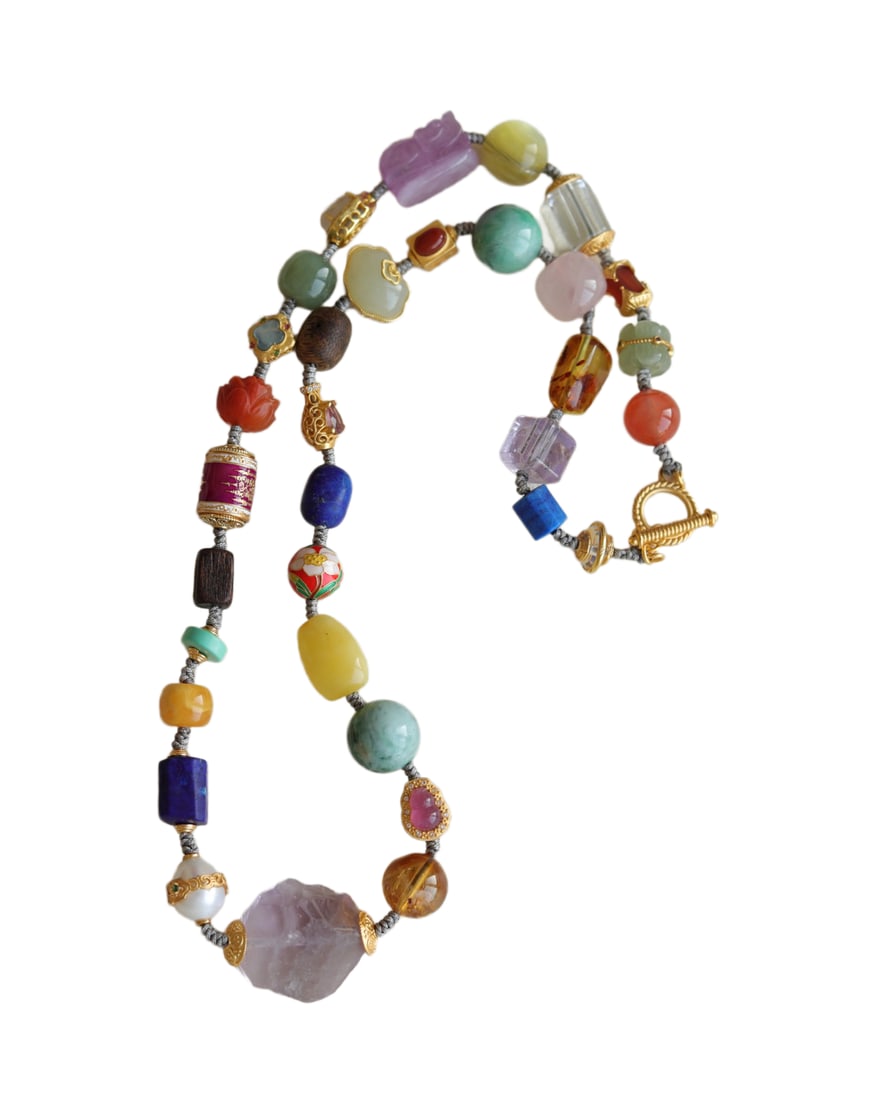 Chenxiang Wood,Green Hetian Jade,Beeswax,Lapis Lazuli,Turquoise,Nanhong Agate,Crystal Beads Necklace: Chenxiang Wood,Green Hetian Jade,Beeswax,Lapis Lazuli,Turquoise,Nanhong Agate,Crystal Beads Necklace Dimension: 21 x 19 (mm) 0.83 x 0.75 (inches)