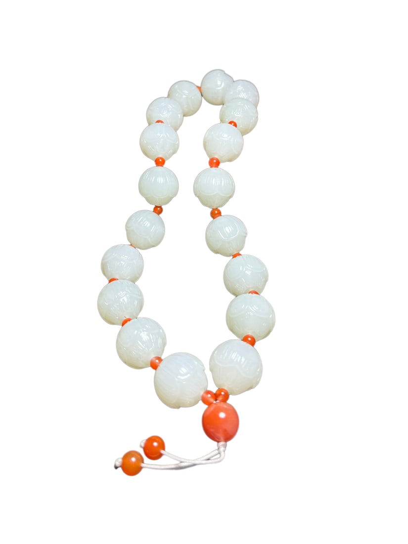 White Hetian Jade Hand-Carved Beads Bracelet w Lotus Flower: White Hetian Jade Hand-Carved Beads Bracelet w Lotus FlowerDimension: 18 (mm) 0.71 (inches) Weight: 0.33 lbs/ 151 g