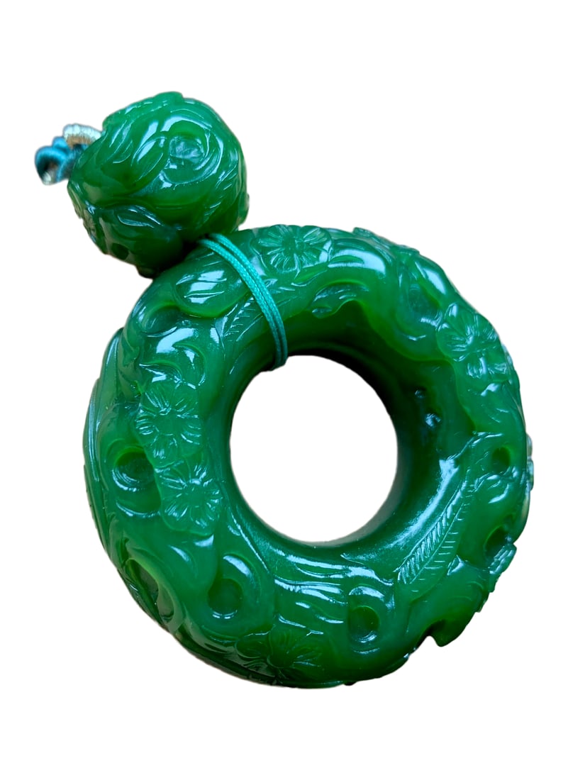 Natural Green Hetian Jade Hand-Carved Plant Pendant w Flower: Natural Green Hetian Jade Hand-Carved Plant Pendant w FlowerDimension: 52.7 x 15.3 (mm) 2.07 x 0.60 (inches) Dimension: 20.4 x 16.3 (mm) 0.80 x 0.64 (inches) Weight: 0.17 lbs/ 79.14 g