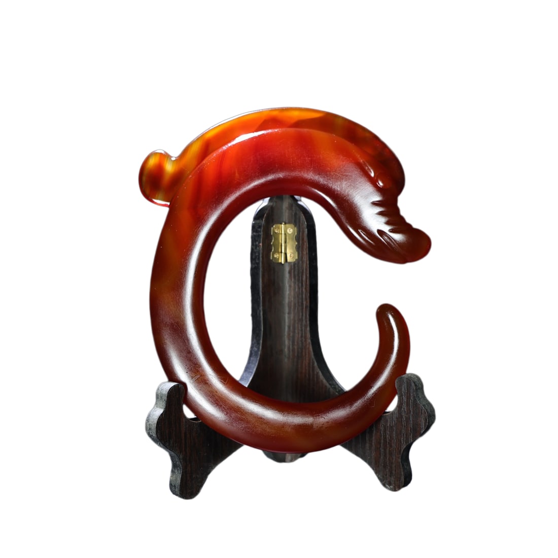 Natural Red Agate Hand-Carved Statue w Dragon: Natural Red Agate Hand-Carved Statue w DragonDimension: 213 x 185 x 19 (mm) 8.38 x 7.28 x 0.75 (inches) Weight: 1.45 lbs/ 658 g