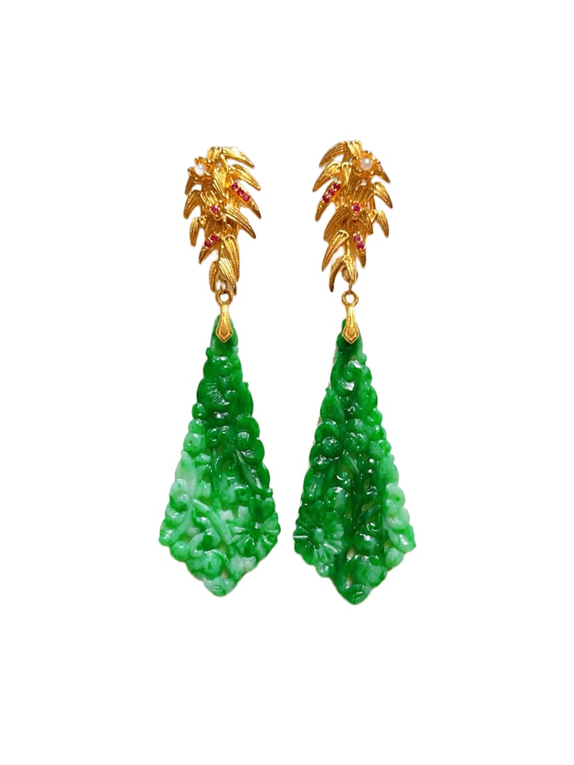 A Pair Green Jadeite Earrings (1 of 4)
