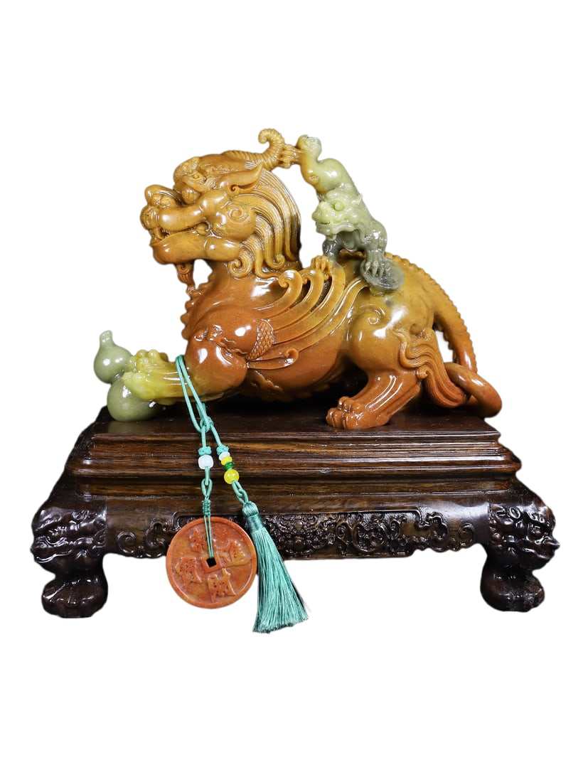 Vintage Shoushan Stone Hand-Carved Beast Statue: Vintage Shoushan Stone Hand-Carved Beast Statue Dimension: 250 x 190 x 100 (mm) 9.84 x 7.48 x 3.94 (inches) Weight (without base): 6.96 lbs/ 3159 gThe total weight does not include the base. The base