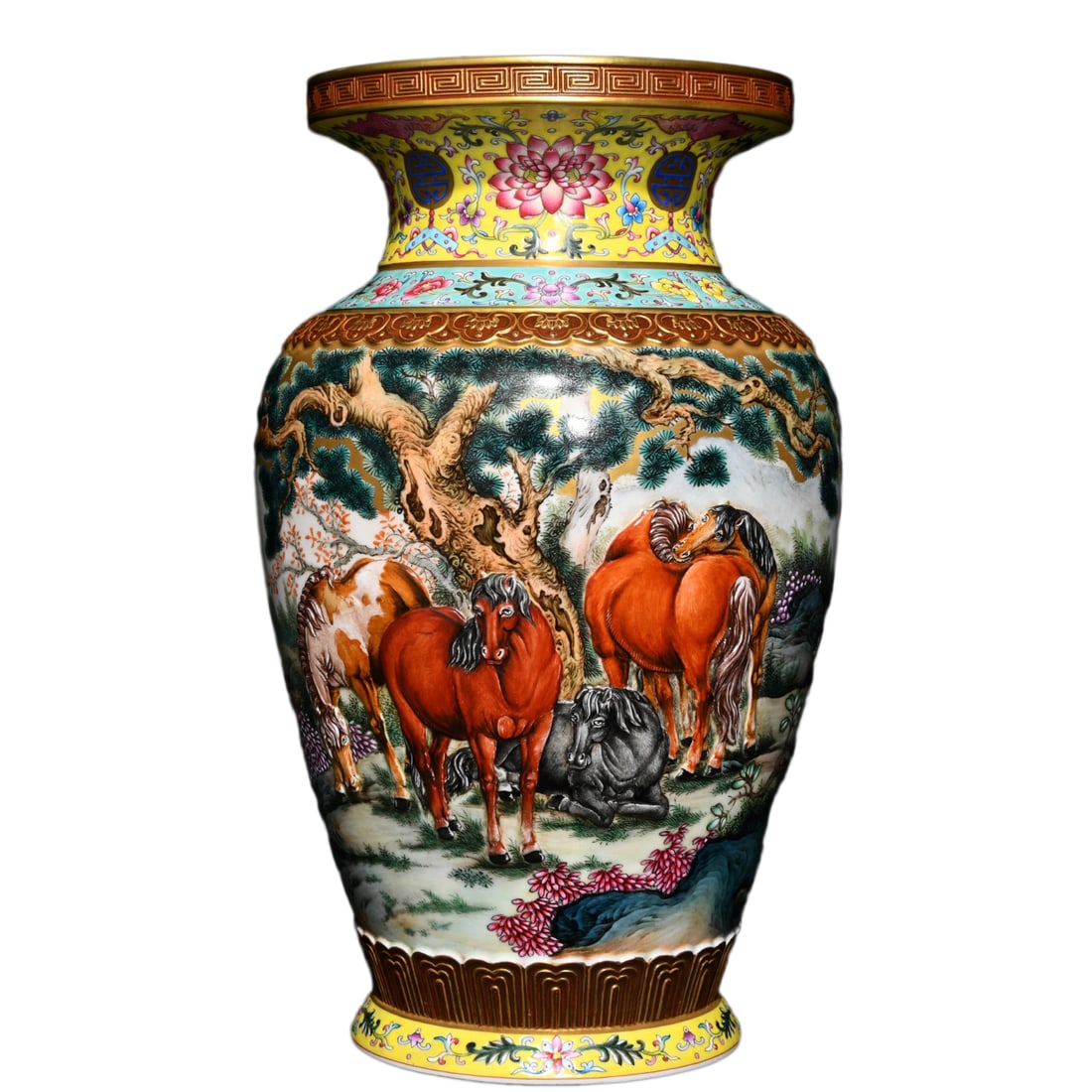 Porcelain Vase Gilt Gold Famille Rose w Eight Horse,Qing Dynasty QianLong Mark: Porcelain Vase Gilt Gold Famille Rose w Eight Horse,Qing Dynasty QianLong MarkDimension: 300 x 180 (mm) 11.81 x 7.09 (inches)