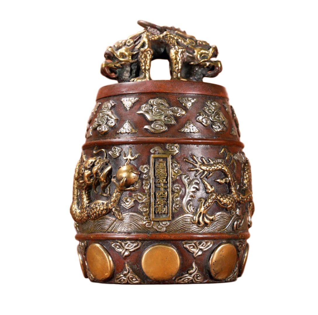 Vintage Gilt Gold Copper Fortune Dragon Bell: Vintage Gilt Gold Copper Fortune Dragon BellDimension: 47 x 28 x 16 (mm) 1.85 x 1.10 x 0.63 (inches) Weight: 2.96 lbs/ 1345 g
