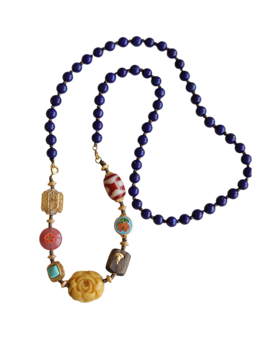 Beeswax Hand-Carved Flowers?Chenxiang Wood,Turquoise,DZI Agate,Lapis Lazuli Beads Necklace: Beeswax Hand-Carved Flowers?Chenxiang Wood,Turquoise,DZI Agate,Lapis Lazuli Beads NecklaceDimension: 5.5 (mm) 0.22 (inches)