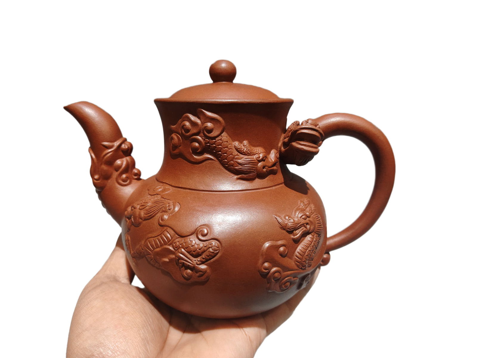Yixing Zisha Clay Teapot w Fortune Dragon: Yixing Zisha Clay Teapot w Fortune DragonDimension: 200 x 140 (mm)7.87 x 5.51 (inches) Capacity: 600 ml