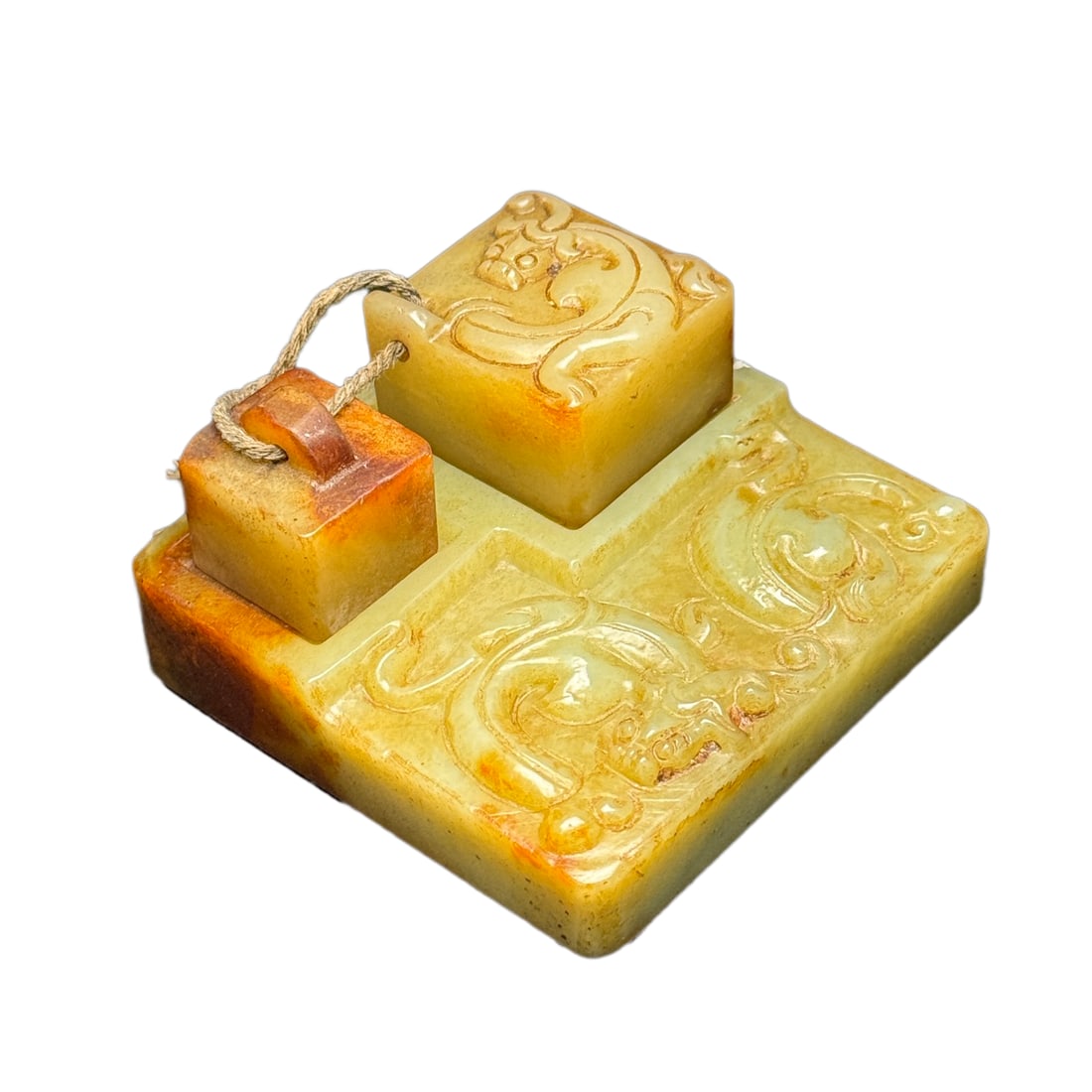 Vintage Hetian Jade Hand-Carved Seal w Chi Dragon: Vintage Hetian Jade Hand-Carved Seal w Chi Dragon Dimension: 73 x 73 x 37 (mm) 2.87 x 2.87 x 1.46 (inches) Weight: 0.67 lbs/ 305 g