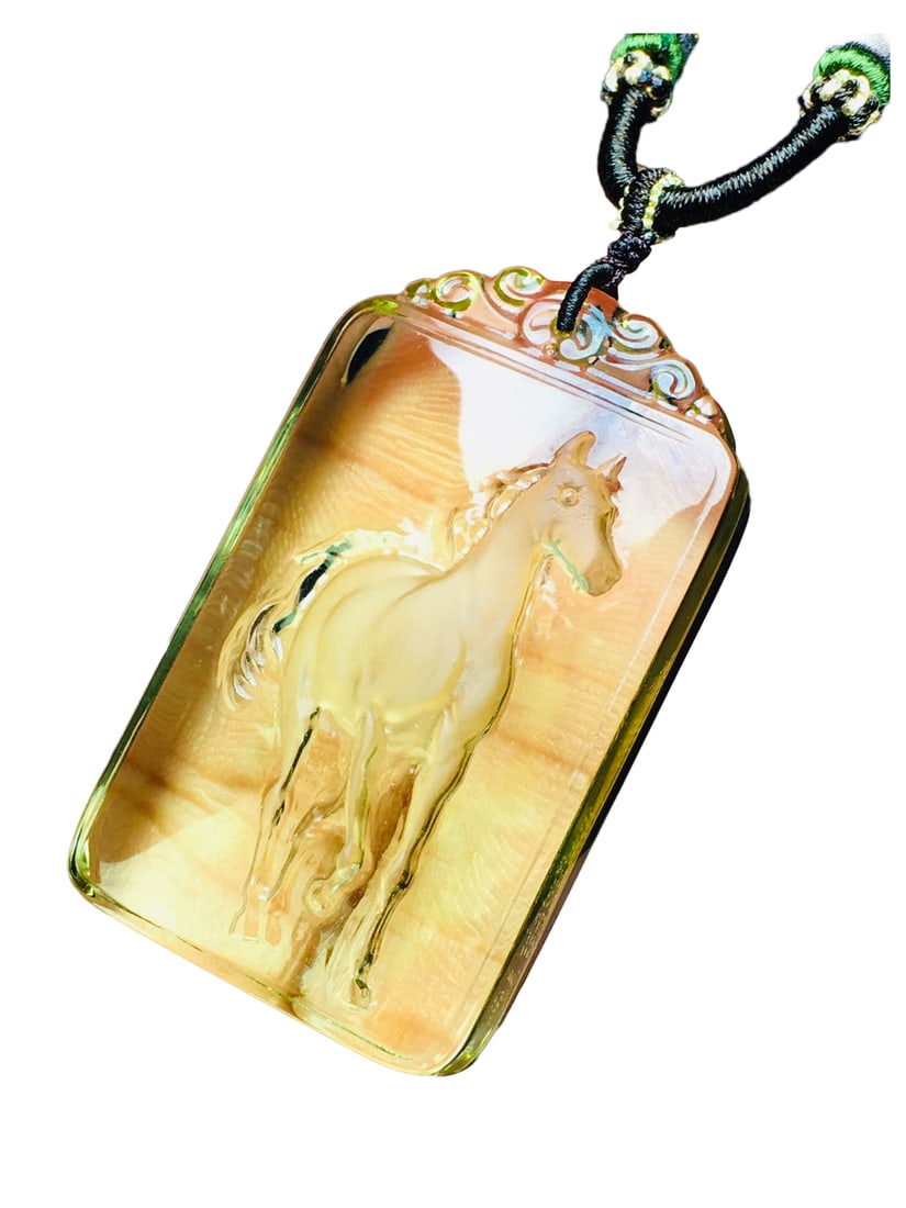 Natural Yellow Crystal Hand-Carved Pendant w Horse: Natural Yellow Crystal Hand-Carved Pendant w HorseDimension: 50 (mm) 1.97 (inches)