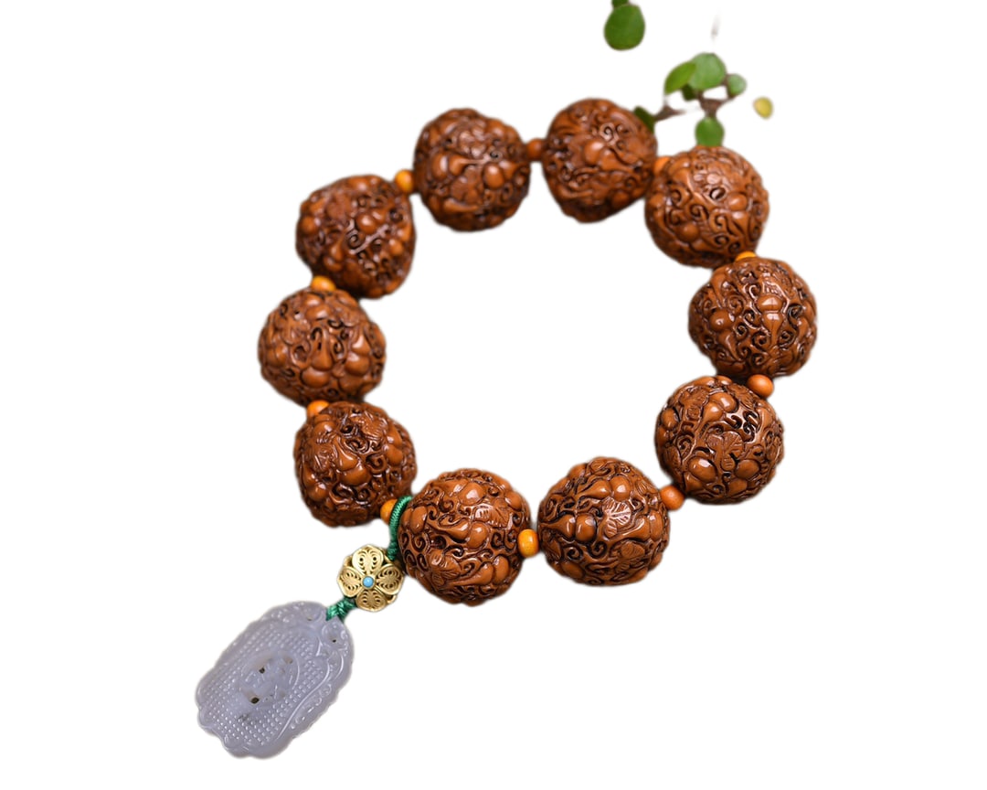 Vintage Walnut Hand-Carved Gourd Beads Bracelet: Vintage Walnut Hand-Carved Gourd Beads BraceletDimension: 23 (mm) 0.90 (inches) Weight: 0.12 lbs/ 53.3 g