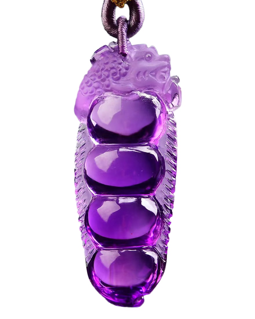 Amethyst Hand-Carved Pendant w Pea Pod: Amethyst Hand-Carved Pendant w Pea PodDimension: 48 x 20 x 12 (mm) 1.89 x 0.79 x 0.47 (inches) Weight: 0.04 lbs/ 17.2 g