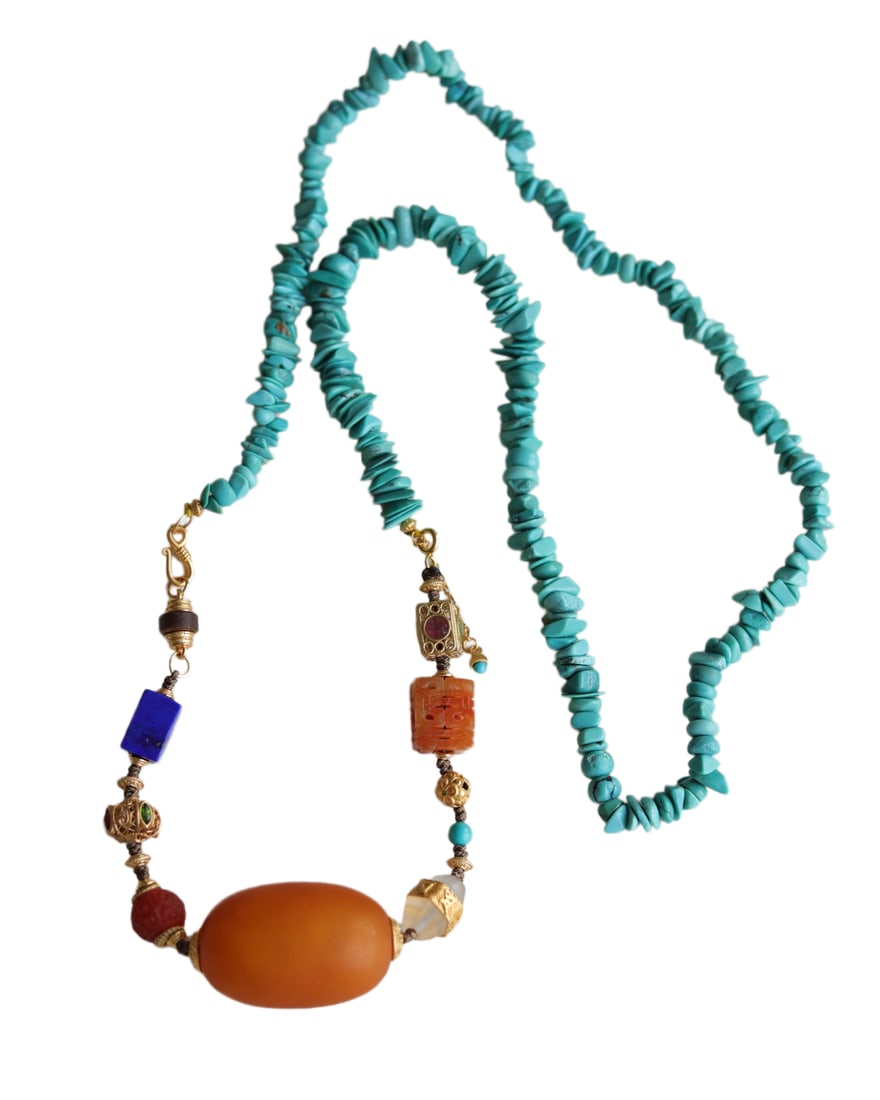 Turquoise,Lapis Lazuli,Beeswax Beads Necklace: Turquoise,Lapis Lazuli,Beeswax Beads NecklaceDimension: 33 x 22 (mm) 1.30 x 0.87 (inches)