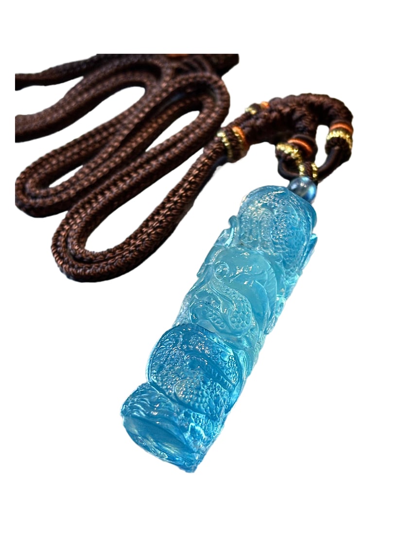 Aquamarine Hand-Carved Divine Beast Pendant/Sweater Chain w Fortune Dragon: Aquamarine Hand-Carved Divine Beast Pendant/Sweater Chain w Fortune DragonDimension: 55 x 16 (mm) 2.16 x 0.63 (inches)Weight: 0.07 lbs/ 30.8 g