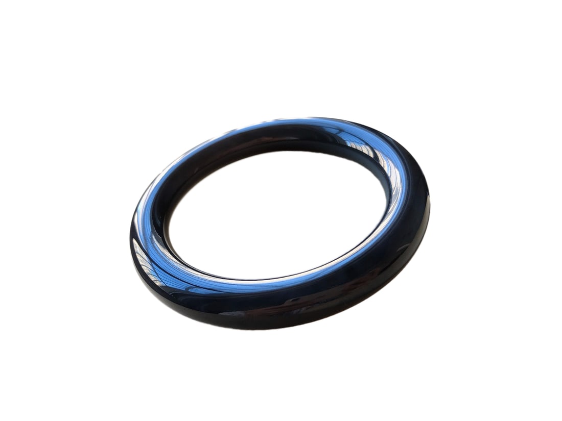 Inside Diameter 55.6mm Imperial Purple Hetian Jade Bracelet: Inside Diameter 55.6mm Imperial Purple Hetian Jade Bracelet,Flat Inner Bangle (Loach-back bangle),Young, classical, and modern.Rich imperial purple, made from fine and smooth old mine material with an