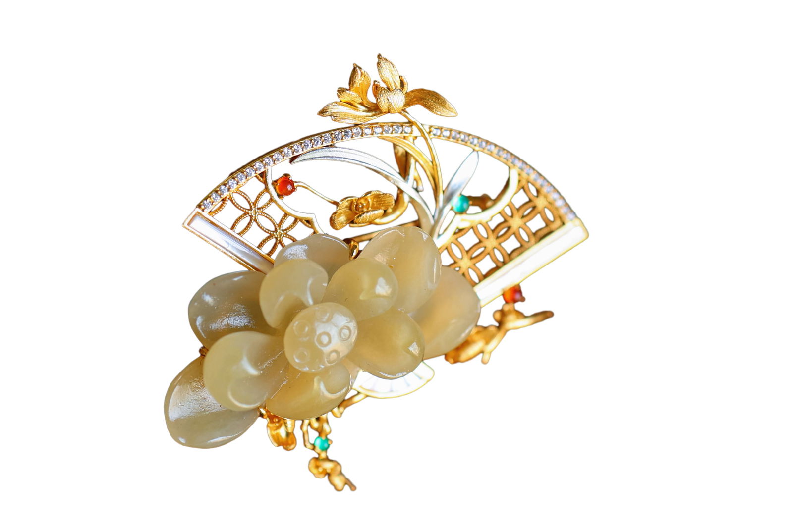Silver Plated Gilt Gold Inlay Hetian Jade Hand-Carved Lotus Flower Brooch/Pendant: Silver Plated Gilt Gold Inlay Hetian Jade Hand-Carved Lotus Flower Brooch/Pendant .A fan’s shadow sways in the breeze, a jade lotus holds the dew. The gentle warmth of Hetian jade meets the shimmer