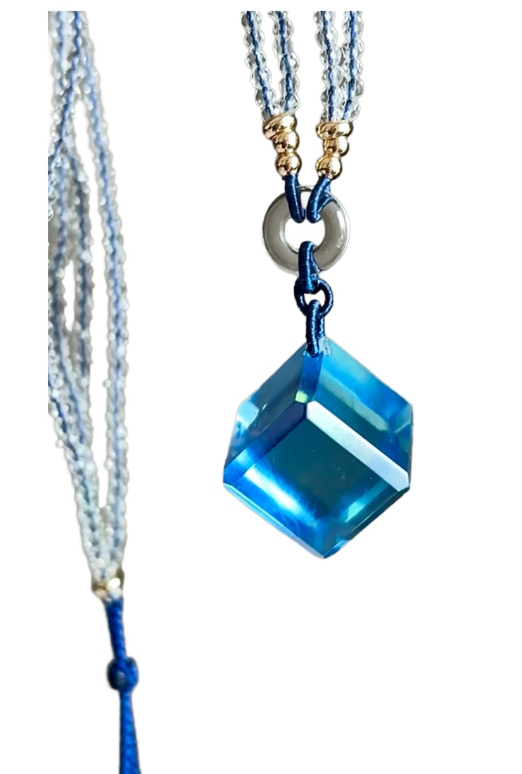 Aquamarine Pendant w Hand Woven White Crystal Beads Necklace: Aquamarine Pendant w Hand Woven White Crystal Beads Necklace Dimension: 19 (mm) 0.75 (inches) Weight: 0.03 lbs/ 15.5 g