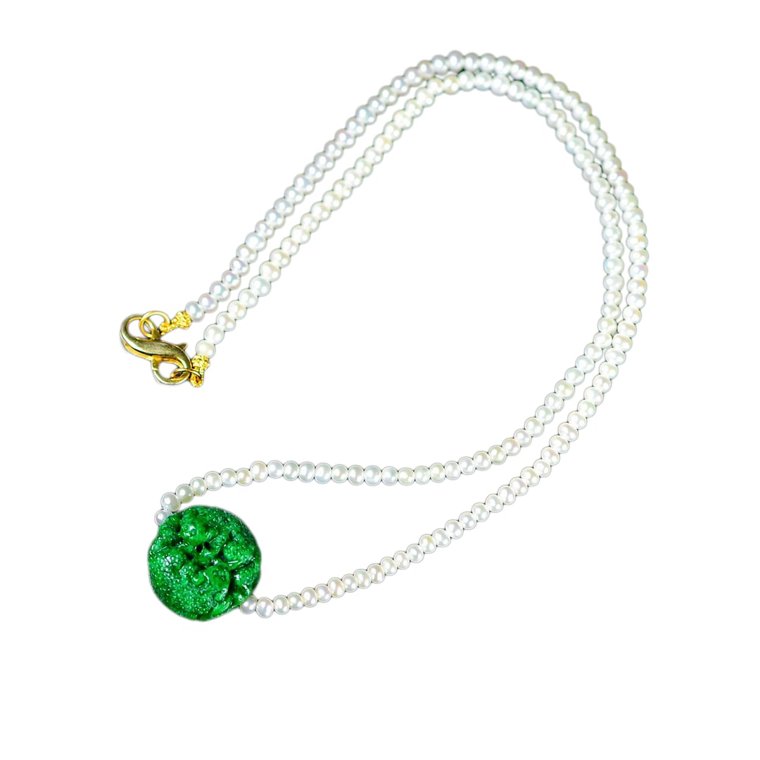Green Jadeite Hand-Carved Pendant w Fortune Beast & w Hand Woven Pearl Beads Necklace: Green Jadeite Hand-Carved Pendant w Fortune Beast & w Hand Woven Pearl Beads Necklace Dimension: 17.4 x 10.9 (mm) 0.68 x 0.43 (inches)