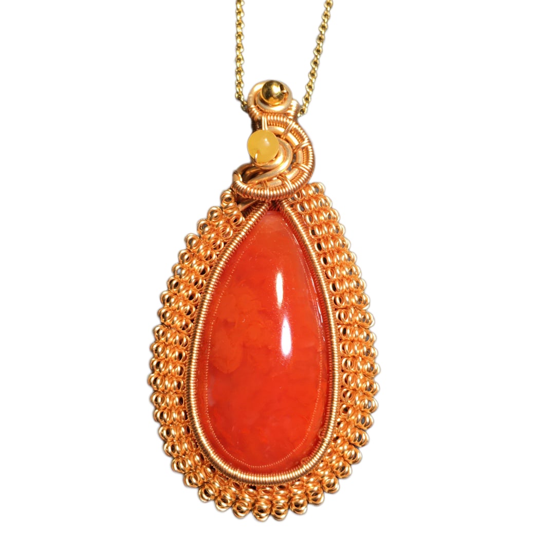 14K Gold Inlay Nanhong Agate Pendant: 14K Gold Inlay Nanhong Agate PendantDimension: 32 x 18.3 x 9 (mm) 1.26 x 0.72 x 0.35 (inches) Weight: 0.03 lbs/ 15.1 g