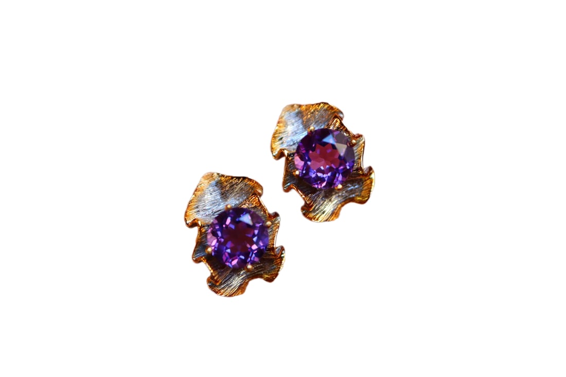 A Pair 925 Silver Inlay Amethyst Earrings: A Pair 925 Silver Inlay Amethyst Earrings Dimension: 18 x 13 (mm) 0.71 x 0.51 (inches)