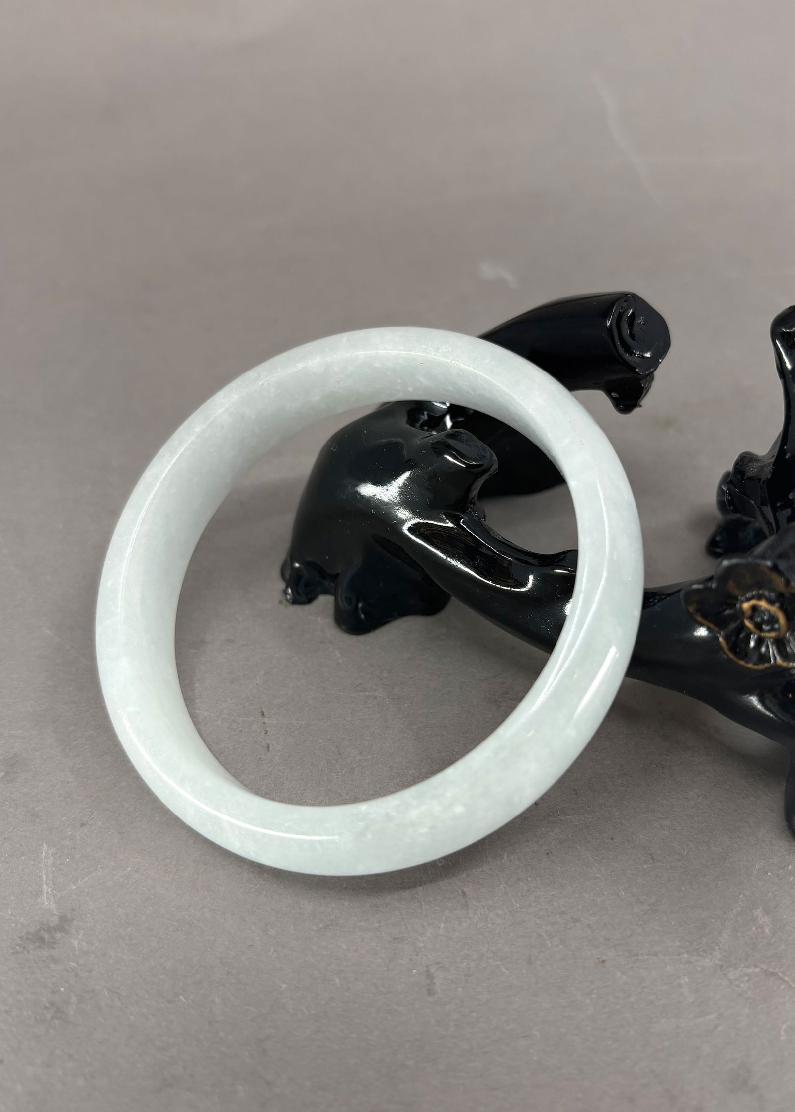 Inside Diameter 57mm Natural Jadeite Bracelet: Inside Diameter 57mm Natural Jadeite BraceletInside Diameter: 57 (mm) 2.24 (inches)Dimension: 72 x 13.5 (mm) 2.83 x 0.53 (inches)Weight: 0.12 lbs/ 52.87 g