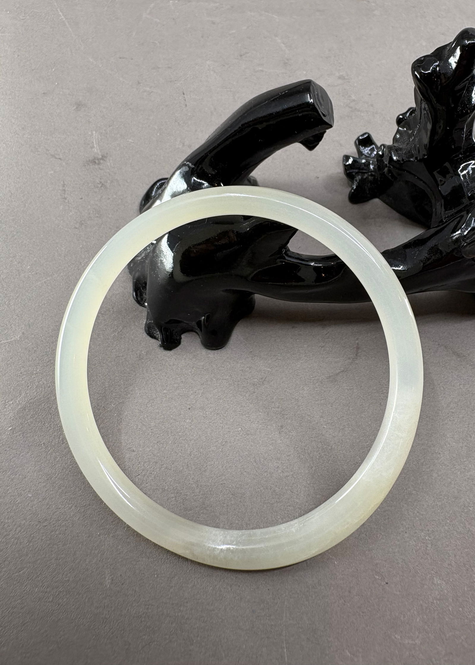 Inside Diameter 56mm Hetian Jade Bracelet: Inside Diameter 56mm Hetian Jade BraceletInside Diameter: 56 (mm) 2.20 (inches)Dimension: 67 x 5.5 (mm) 2.64 x 0.22 (inches)Weight: 0.03 lbs/ 14.89 g